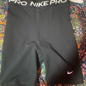 Women’s Nike pro shorts 7” high rise NWT